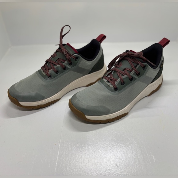 Teva Shoes - Women’s Teva Gateway Low Hiking Shoes size 7